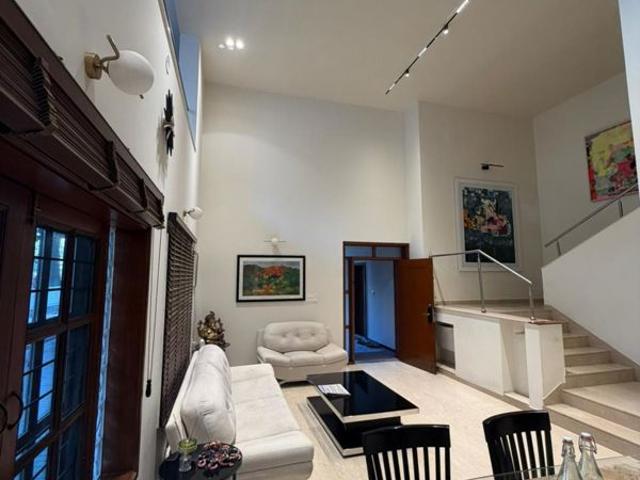 Rental | 3 BHK 2800 Sq.Ft. Apartment in Prasanthi Apartment