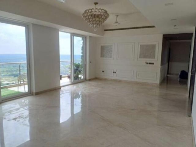 Rental | 3 BHK + 2985 Sq.Ft. Apartment in Mahindra Luminare