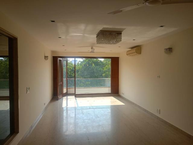 Rental | 3 BHK + 3000 Sq.Ft. Apartment in Defence Colony