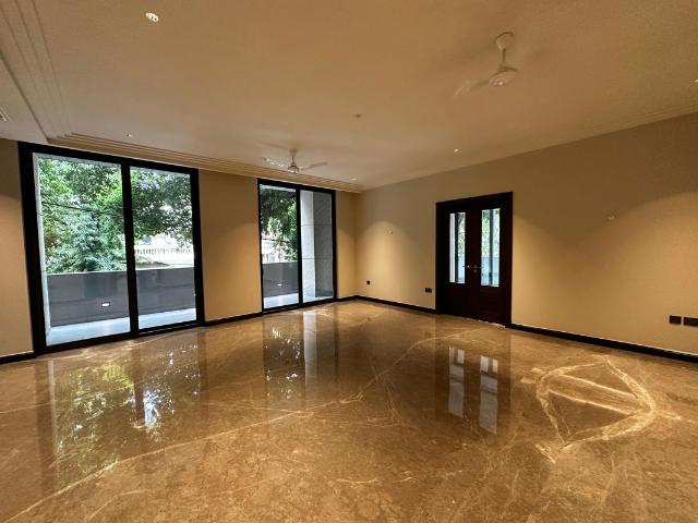 Rental | 3 BHK + 3000 Sq.Ft. Apartment in Defence Colony
