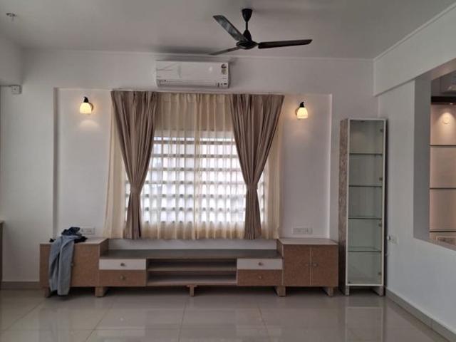 Rental | 3 BHK 3000 Sq.Ft. Apartment in Sanjay Nagar