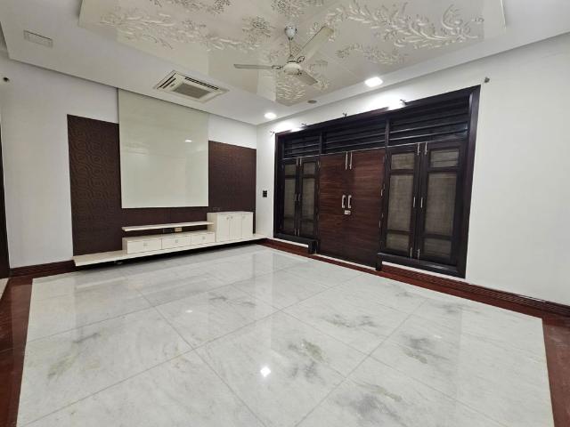 Rental | 3 BHK + 300 Sq.Mt. Villa in Sector 44