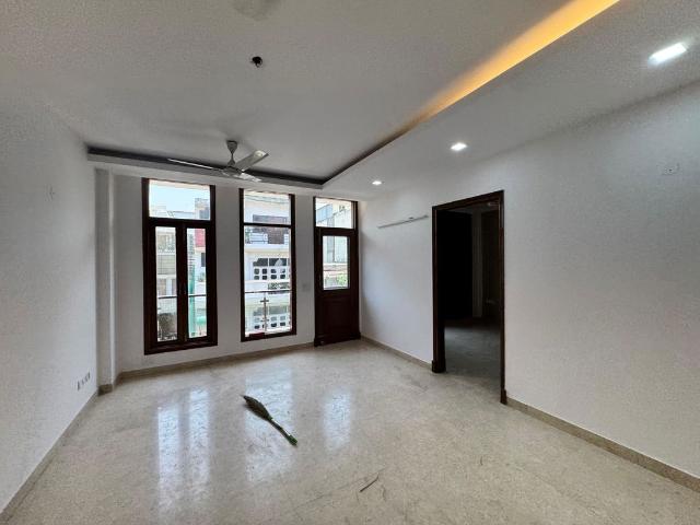 Rental | 3 BHK 300 Sq.Ft. Apartment in Safdarjung Enclave