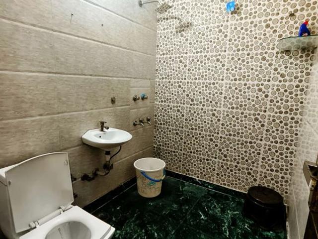 Rental | 3 BHK 300 Sq.Yd. Apartment in East Of Kailash