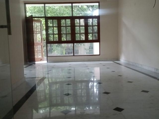 Rental | 3 BHK 300 Sq.Yd. Villa in DLF Atria