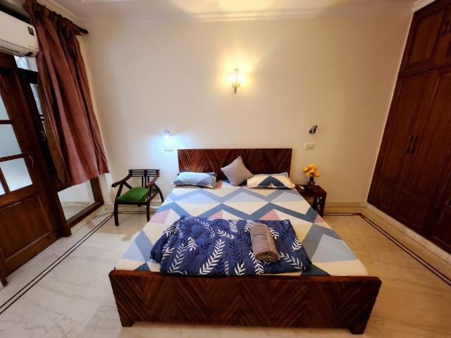 Rental | 3 BHK 310 Sq.Yd. Apartment in Kailash Colony