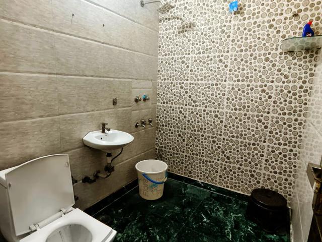 Rental | 3 BHK 325 Sq.Yd. Apartment in Defence Colony