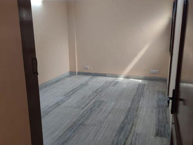 Rental | 3 BHK 320 Sq.Yd. Apartment in Defence Colony