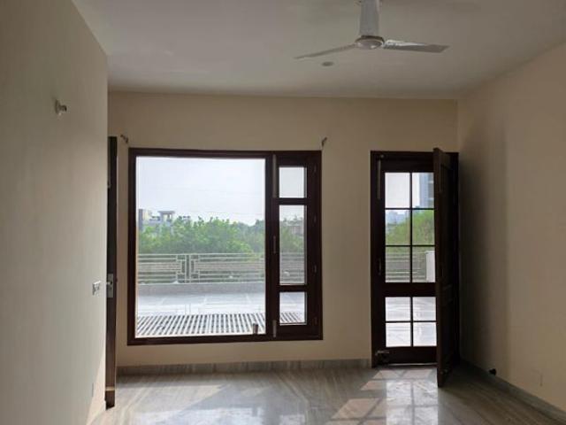 Rental | 3 BHK + 350 Sq.Yd. Independent House in DLF Central Square
