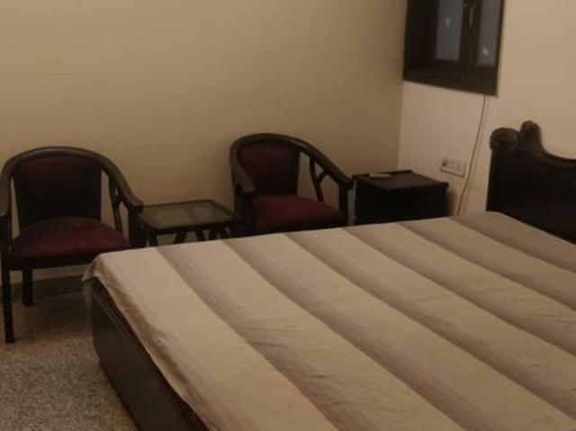 Rental | 3 BHK 365 Sq.Yd. Apartment in Jor Bagh