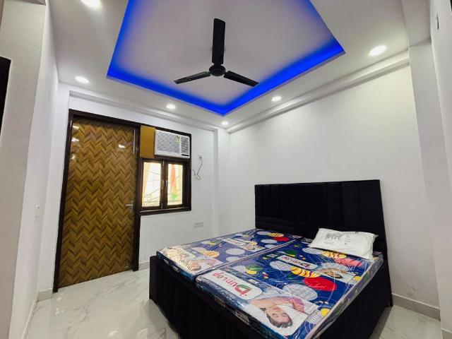 Rental | 3 BHK 3600 Sq.Ft. Apartment in Freedom Fighters Enclave