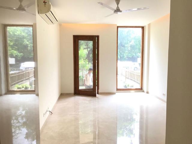 Rental | 3 BHK 375 Sq.Yd. Apartment in Jor Bagh