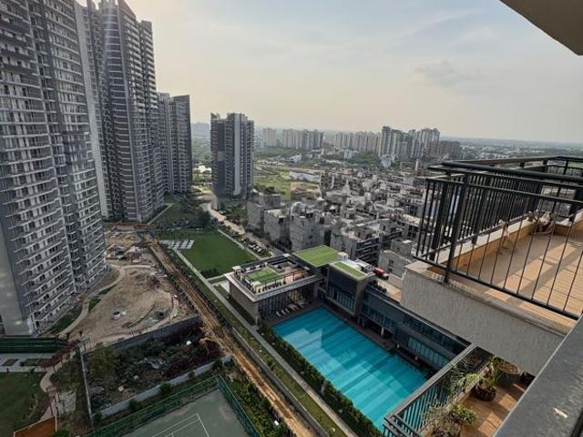 Rental | 3 BHK 3710 Sq.Ft. Apartment in Godrej Meridien
