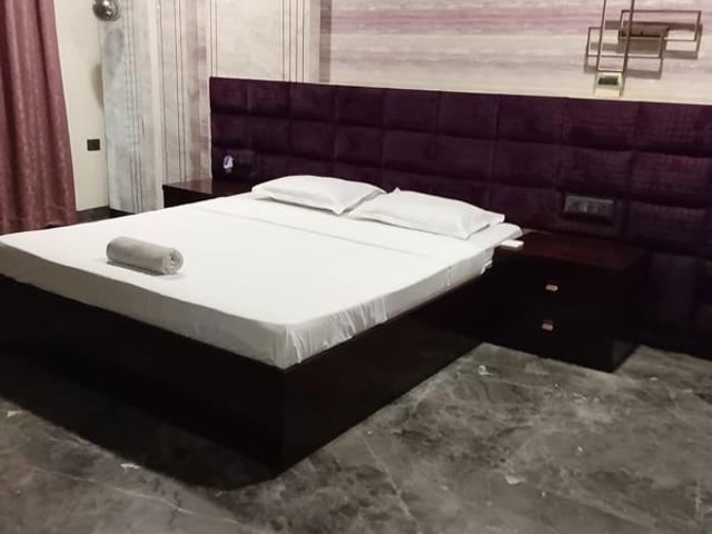 Rental | 3 BHK + 450 Sq.Mt. Villa in Sector 48