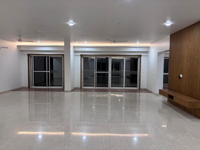 Rental | 3 BHK 5000 Sq.Ft. Apartment in SNN Clermont