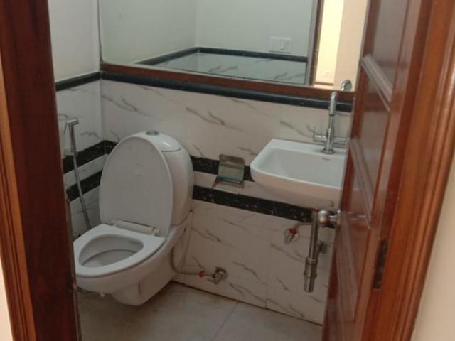 Rental | 3 BHK 500 Sq.Yd. Apartment in DLF Express Greens