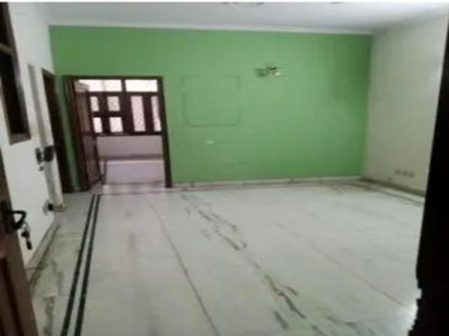 Rental | 3 BHK 550 Sq.Ft. Apartment in Mangalam Apartment Noida