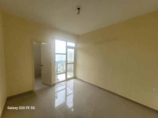 Rental | 3 BHK + 720 Sq.Ft. Apartment in Pyramid Infinity