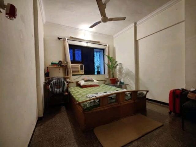 Rental | 3 BHK 818 Sq.Ft. Apartment in Gurukrupa Marina Enclave