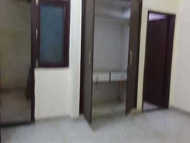 Rental | 3 BHK 823 Sq.Ft. Apartment in Express Zenith