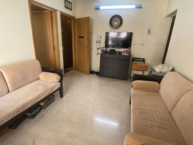 Rental | 3 BHK 850 Sq.Ft. Apartment in Khar West