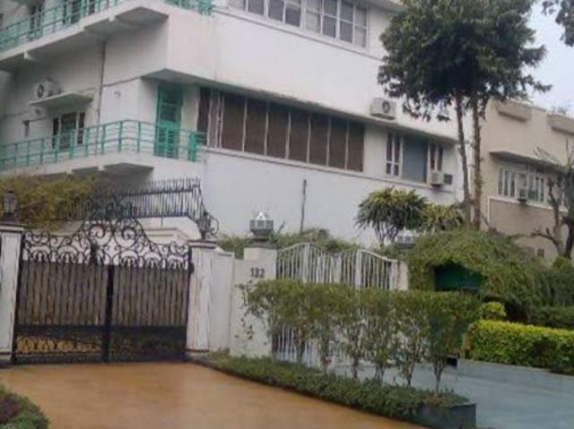 Rental | 3 BHK + 850 Sq.Yd. Apartment in Sunder Nagar