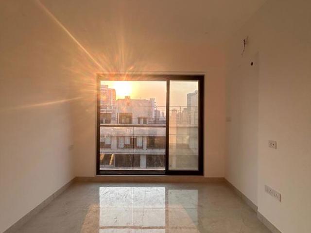 Rental | 3 BHK 870 Sq.Ft. Apartment in Borivali West