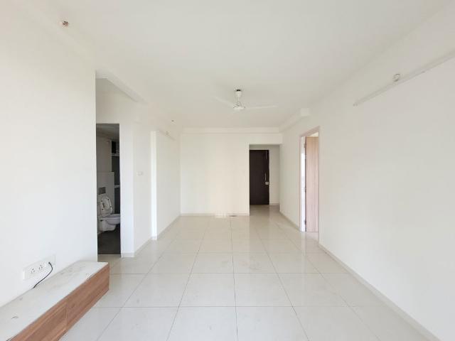 Rental | 3 BHK + 908 Sq.Ft. Apartment in Godrej Emerald