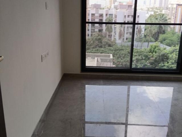 Rental | 3 BHK 900 Sq.Ft. Apartment in Akshay CHS Borivali