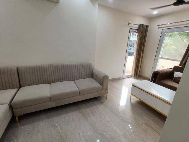 Rental | 3 BHK + 900 Sq.Ft. Apartment in BPTP Amstoria