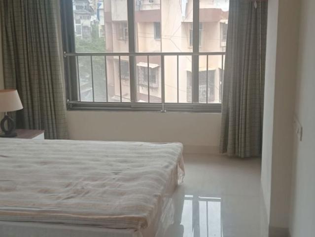Rental | 3 BHK 900 Sq.Ft. Apartment in Khar West