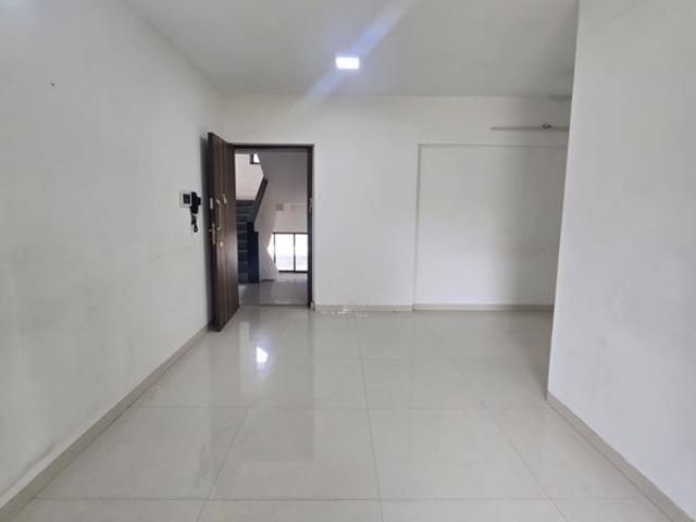 Rental | 3 BHK + 900 Sq.Ft. Apartment in Kolte Patil Alora