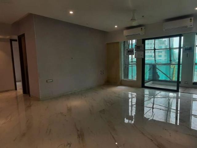 Rental | 3 BHK 935 Sq.Ft. Apartment in Niketan Apartment