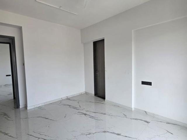 Rental | 3 BHK 950 Sq.Ft. Apartment in Je And Vee Om Trimurti