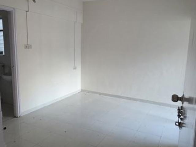 Rental | 3 BHK + 976 Sq.Ft. Apartment in Rajyog Society