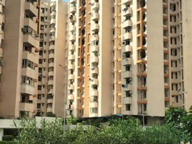 Rental | 3 BHK 978 Sq.Ft. Apartment in SRS Royal Hills