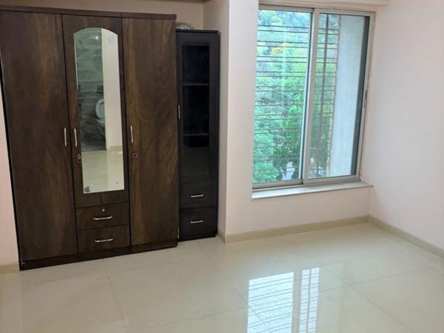 Rental | 3 BHK + 989 Sq.Ft. Apartment in Kalpataru Hills Phase II