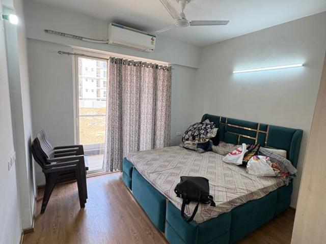 Rental | 3 BHK + Basement 1250 Sq.Ft. Apartment in Signature Global City