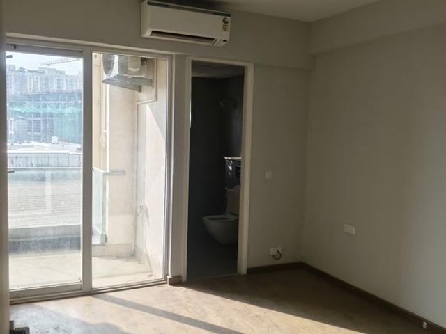 Rental | 3 BHK + Basement 1300 Sq.Ft. Apartment in Signature Global City