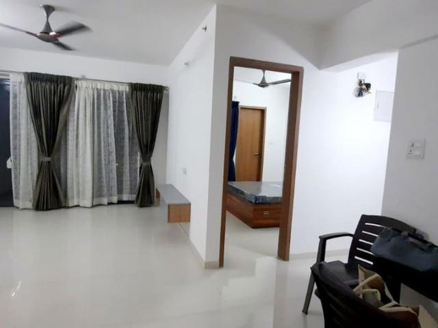 Rental | 3 BHK + Basement 1500 Sq.Ft. Apartment in Majestique Signature Towers