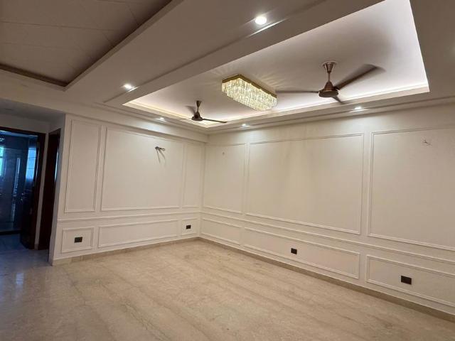 Rental | 3 BHK + Basement 1650 Sq.Ft. Apartment in Raj One Good Earth