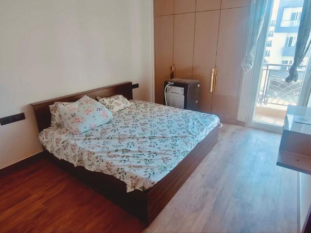 Rental | 3 BHK + Basement 1620 Sq.Ft. Apartment in Raj One Good Earth