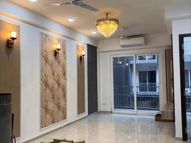 Rental | 3 BHK + Basement 1700 Sq.Ft. Apartment in Smart World Orchard