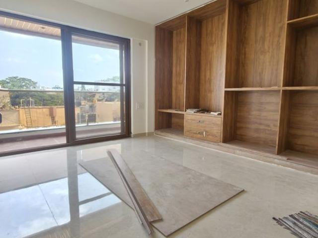 Rental | 3 BHK + Basement 2200 Sq.Ft. Apartment in Jeevan Bima Nagar
