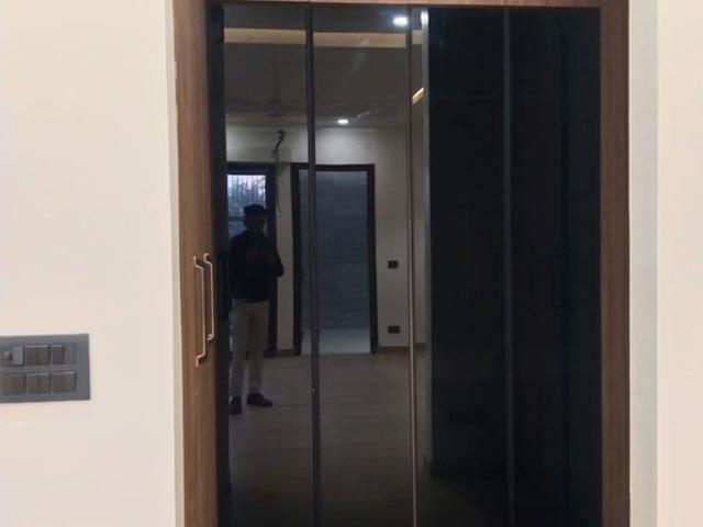 Rental | 3 BHK + Extra Room 400 Sq.Yd. Independent House in Vasant Vihar