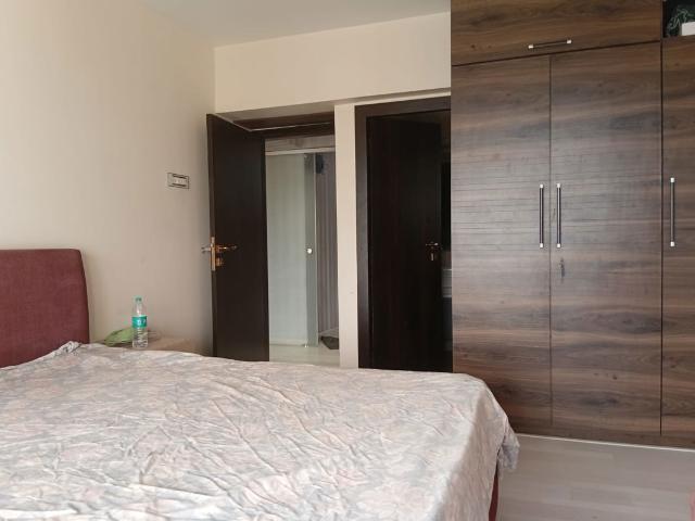 Rental | 3 BHK + Extra Room 960 Sq.Ft. Apartment in Romell Diva