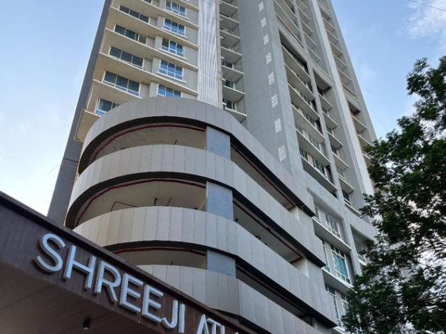 Rental | 3 BHK + Extra Room 980 Sq.Ft. Apartment in Shreeji Atlantis