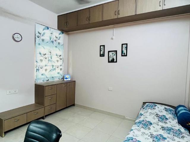 Rental | 3 BHK + Extra Room 1100 Sq.Ft. Apartment in Rustomjee Orva Residency
