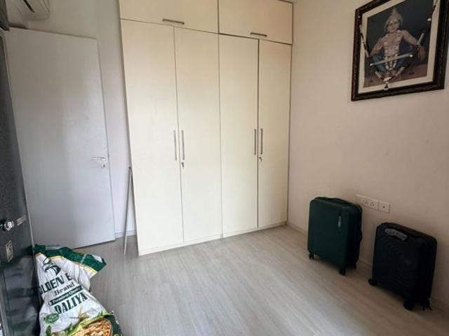 Rental | 3 BHK + Extra Room 1120 Sq.Ft. Apartment in Runwal Bliss