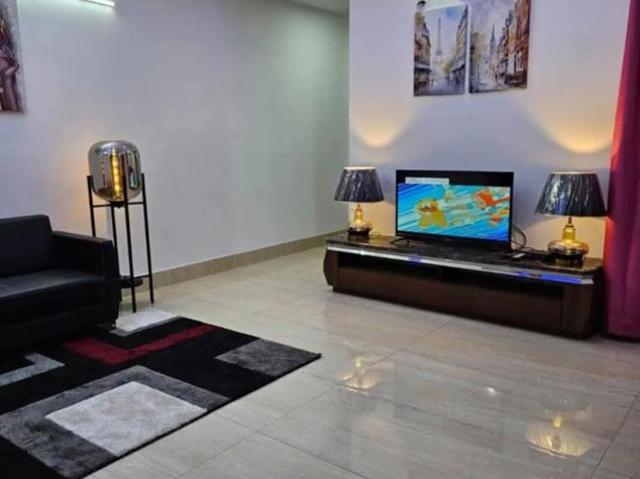 Rental | 3 BHK + Extra Room 1250 Sq.Ft. Apartment in Chattarpur